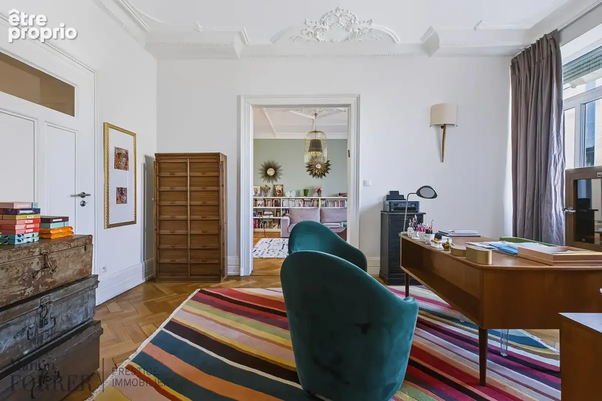 À VENDRE ! Appartement 5 pièces situé dans un immeuble en pierre de taille   135,86 m2 - photo 13