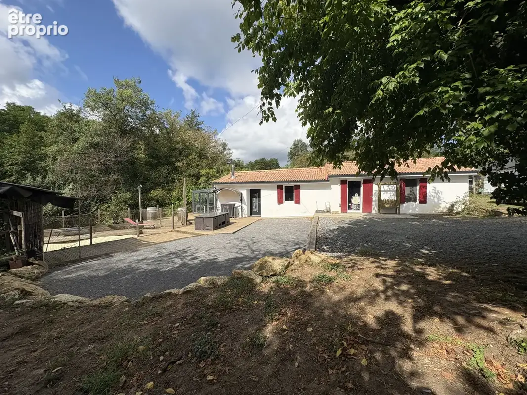 Maison à PUJOLS-SUR-CIRON