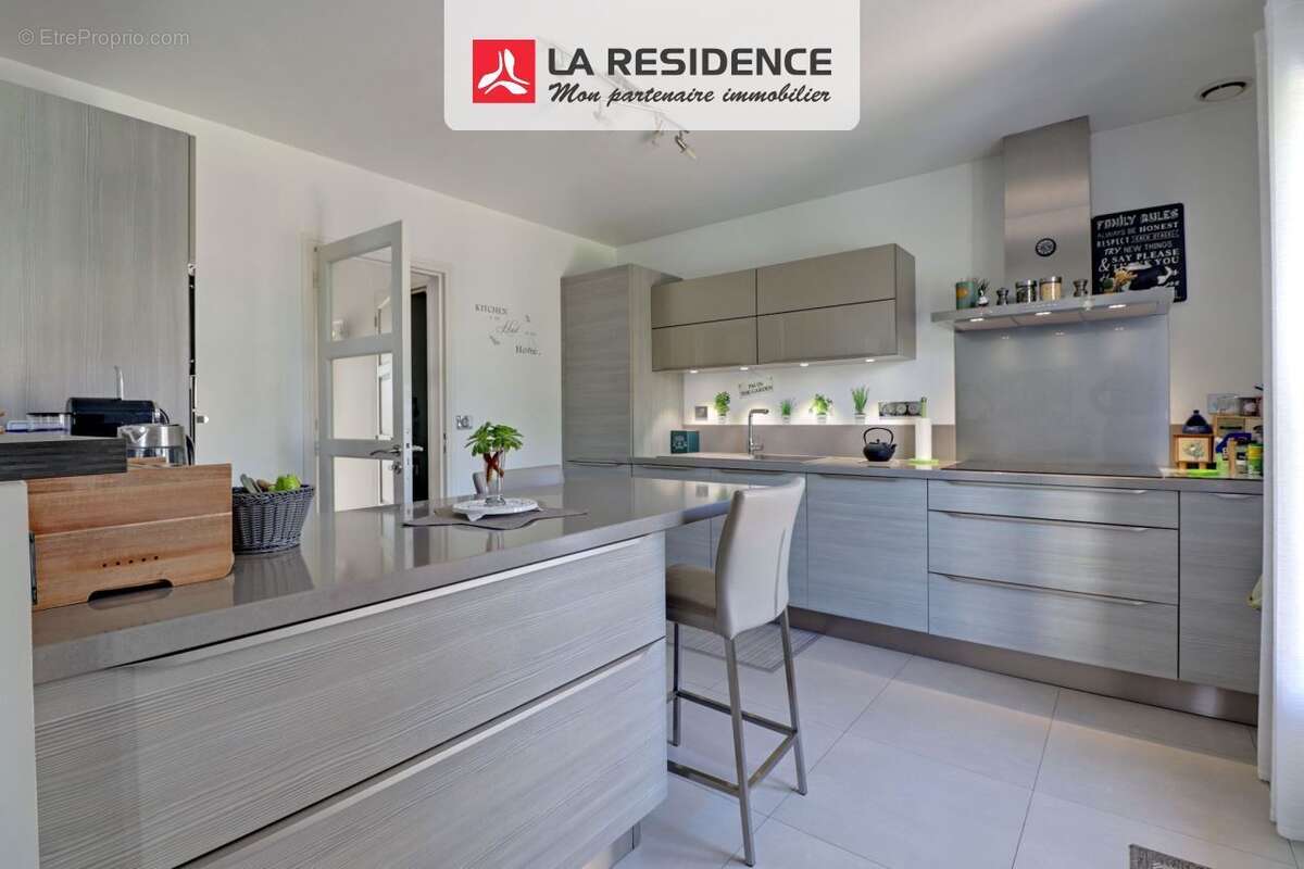 Maison à MAURECOURT