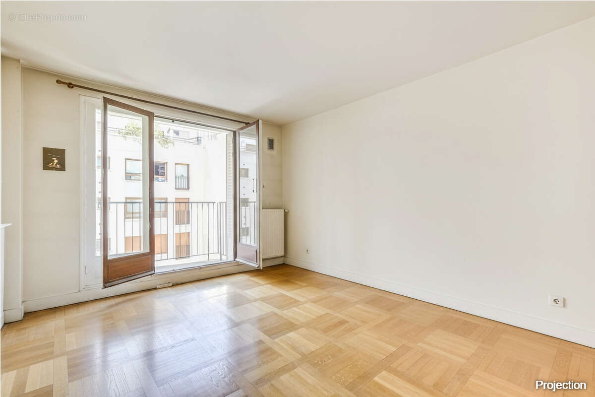 Paris 5e ? place monge ? t2 avec balcon, ascenseur et parking - photo 2
