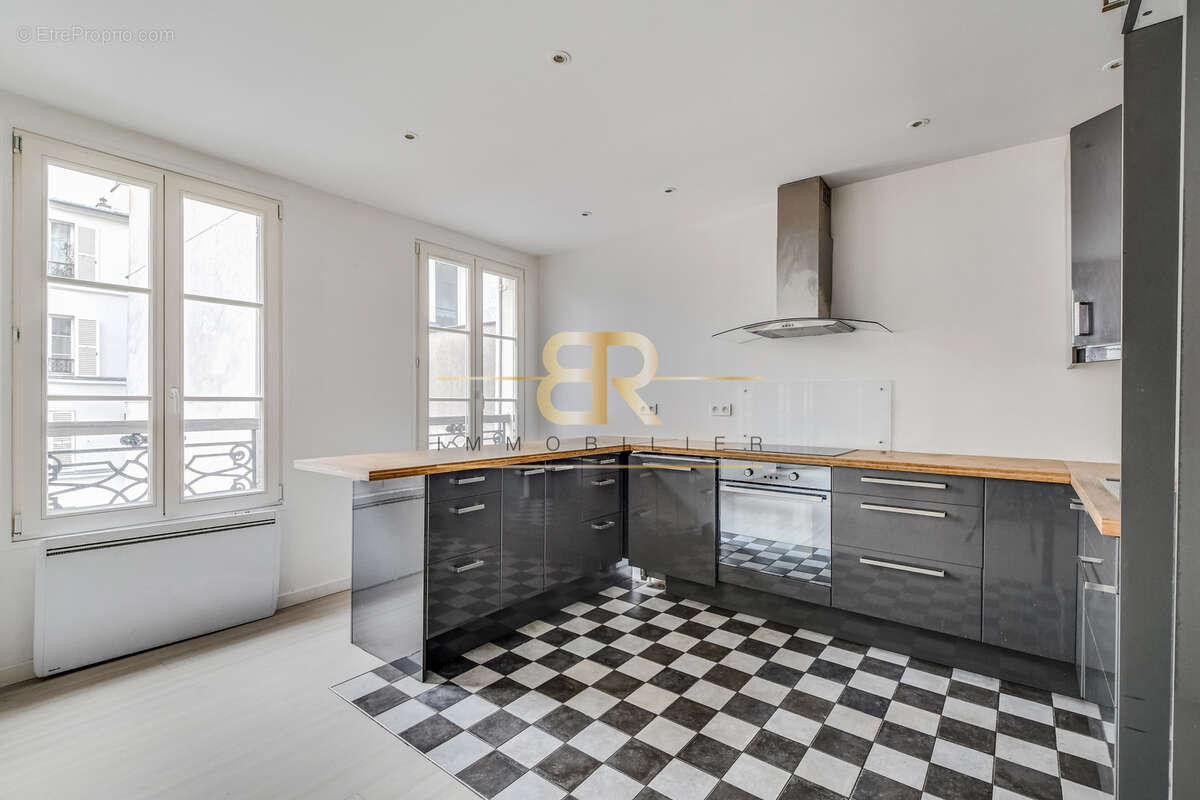 Appartement à PARIS-18E
