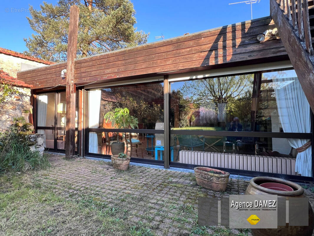 Maison à LES GRANGES-LE-ROI