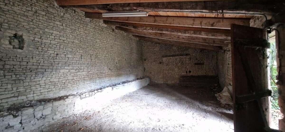 Maison à CROIX-CHAPEAU