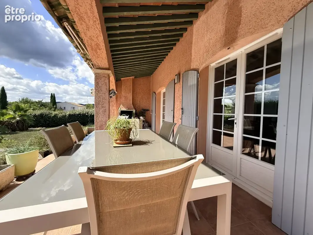 Bagnols-en-Forêt   Deux villas sur un terrain arboré de 2 598 m2 avec piscine et double garage - photo 4