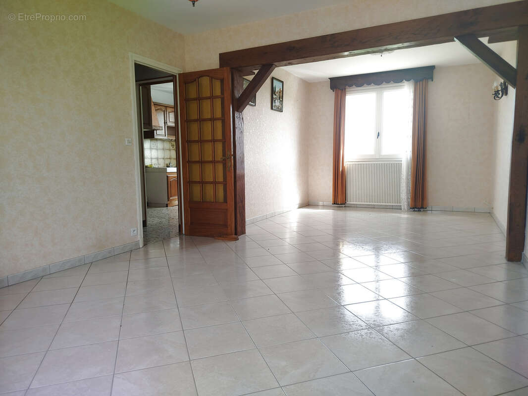Maison à MONETEAU