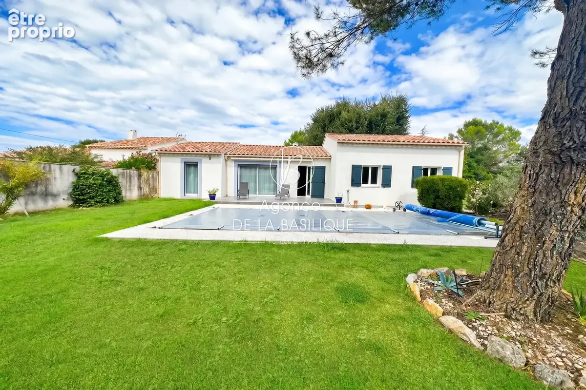 Maison 4 pièces 130 m² à vendre à Saint-Maximin-La-Sainte-Baume (83470) - photo 2