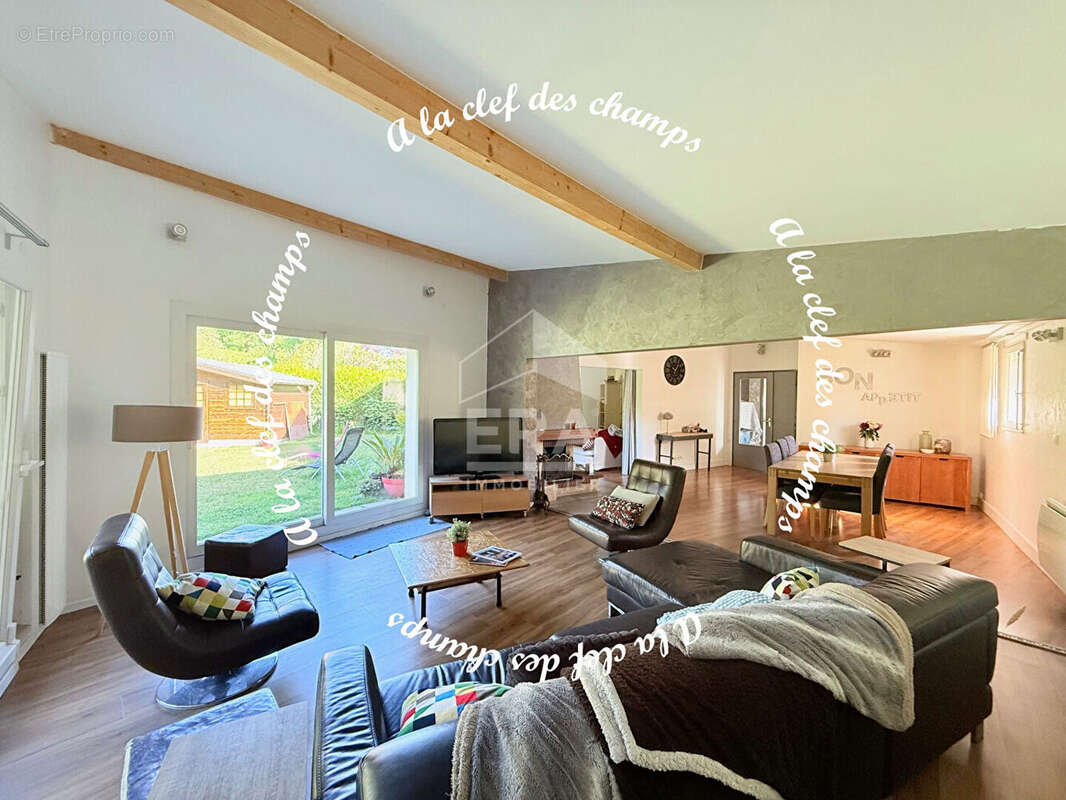 Maison à VILLIERS-LE-BACLE