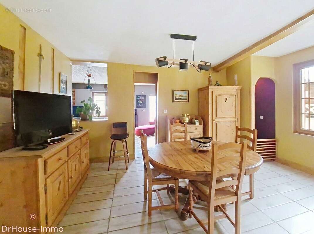 Maison à CREVECOEUR-EN-AUGE