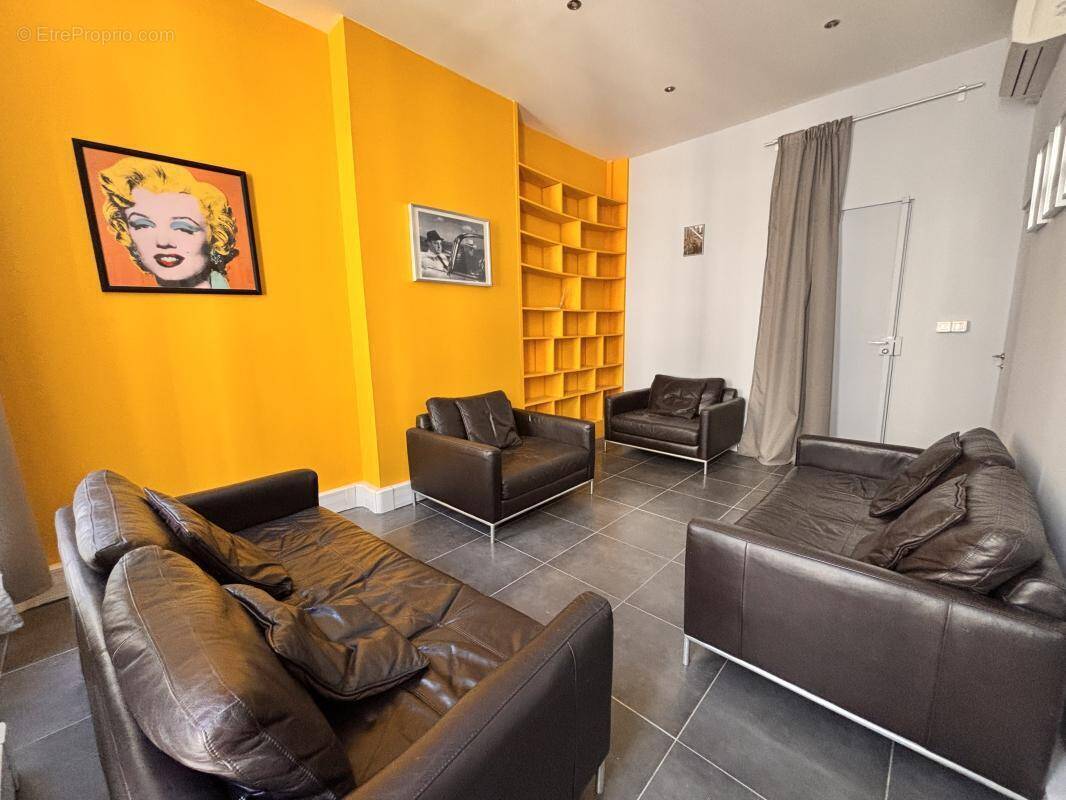 Appartement à MARSEILLE-1E