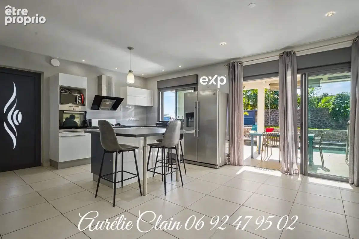 Maison 5 pièces 133 m² à vendre à Saint-Pierre (97410) - photo 2