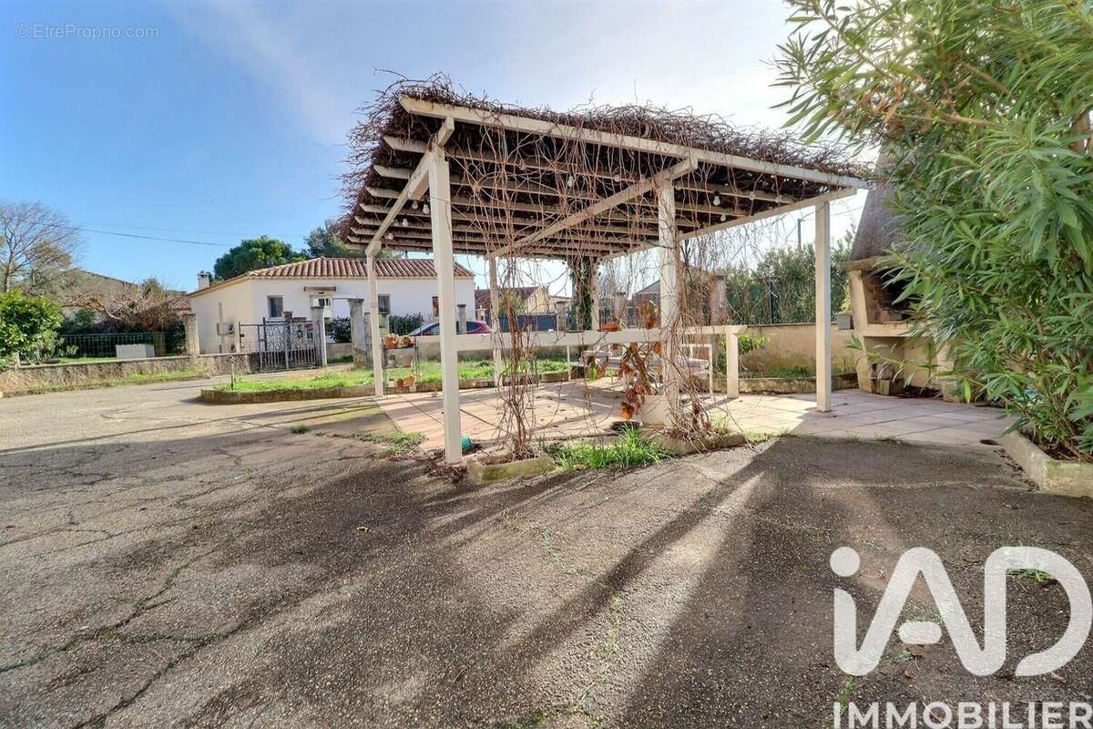 Photo 3 - Maison à SORGUES