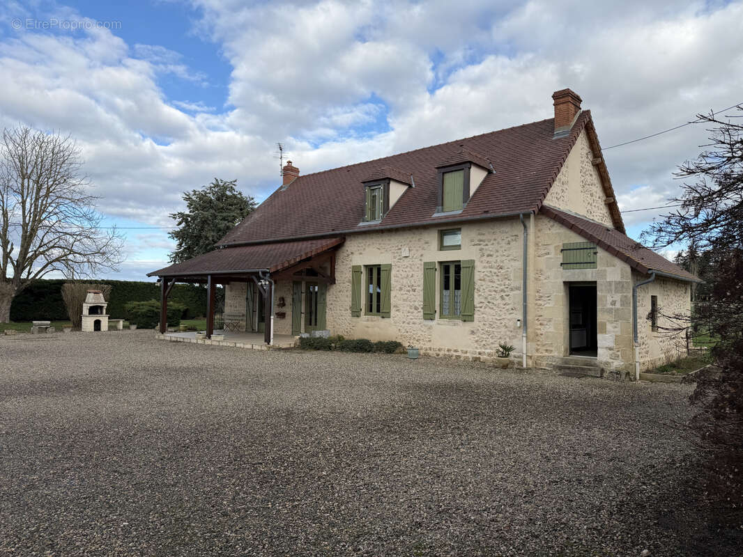 Maison à SAINT-GERMAIN-DES-FOSSES