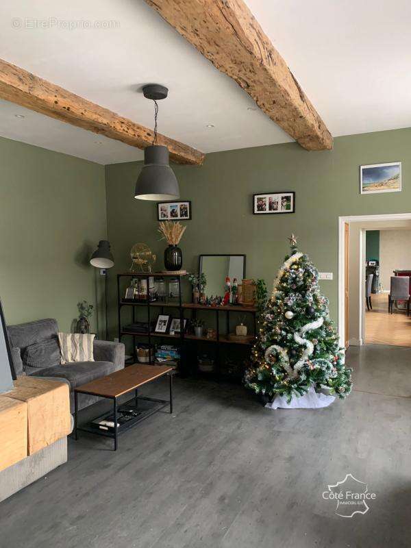 Maison à LA NEUVILLE-LES-DORENGT