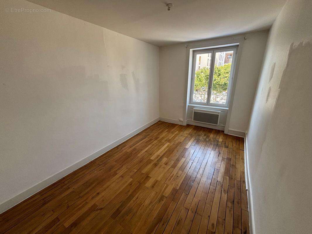 Appartement à SATHONAY-CAMP