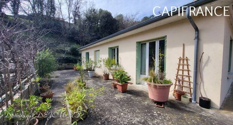 Maison à SAINT-SAUVEUR-DE-MONTAGUT