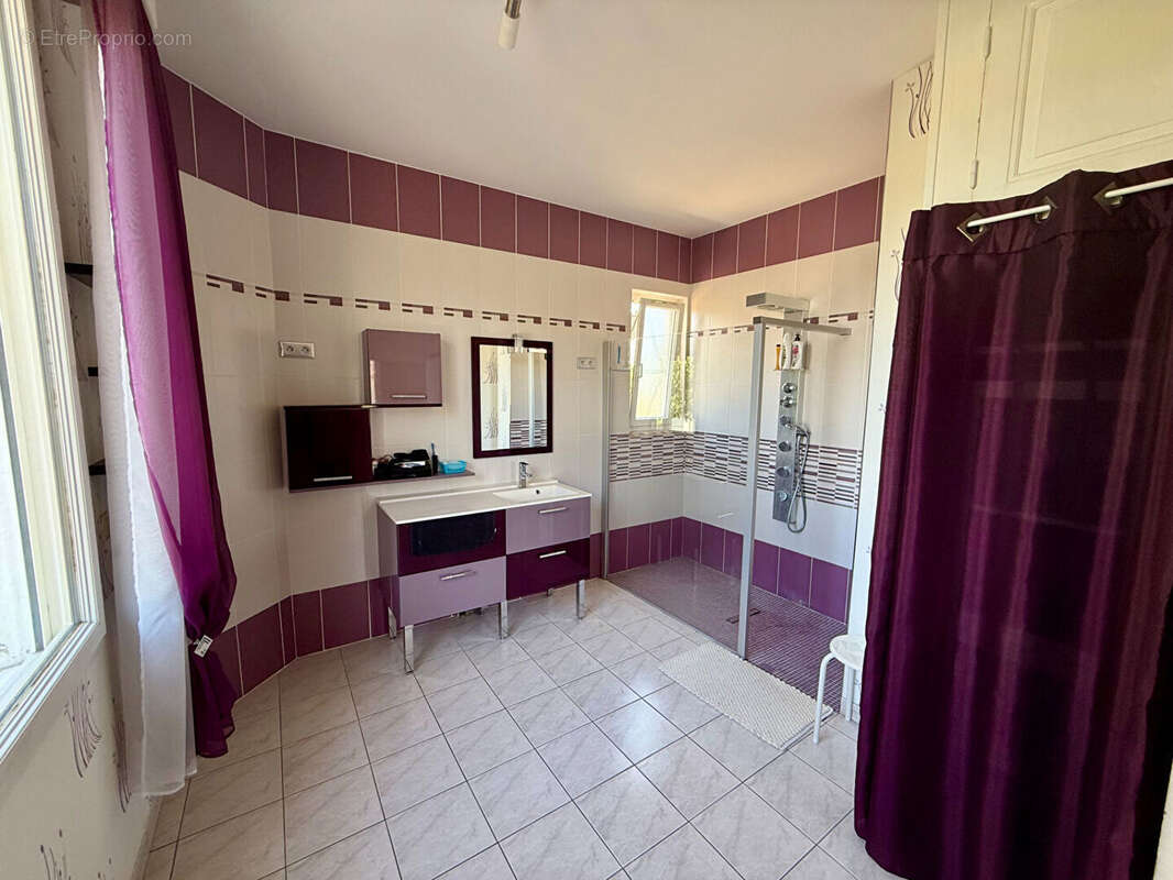 Maison Yzeure 4 pièce(s) 109 m2 - photo 4