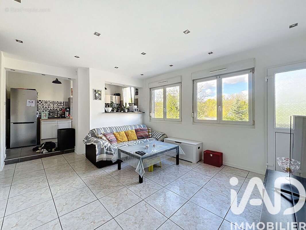 Photo 2 - Appartement à SAINT-JULIEN-LES-METZ