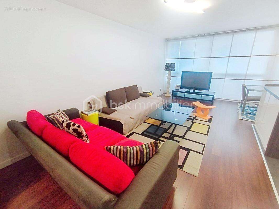 Appartement à VILLENEUVE-LA-GARENNE