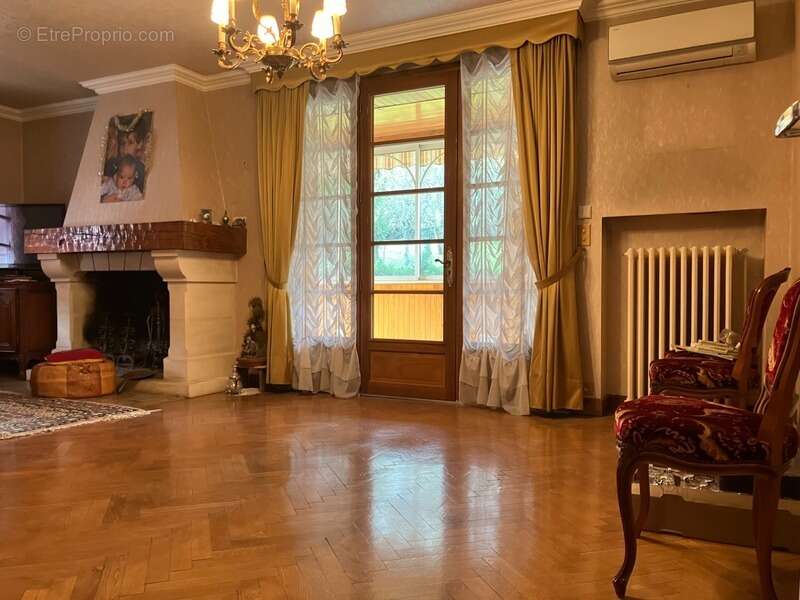 Maison à NOTRE-DAME-DE-SANILHAC