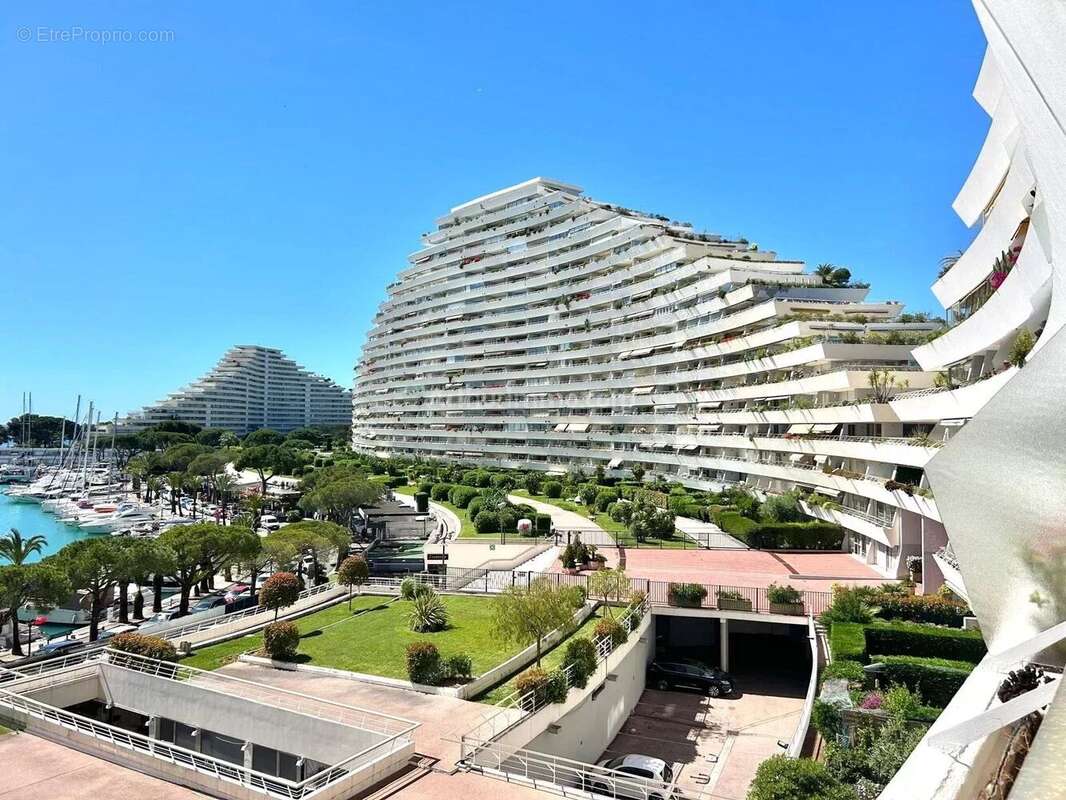 Appartement à VILLENEUVE-LOUBET