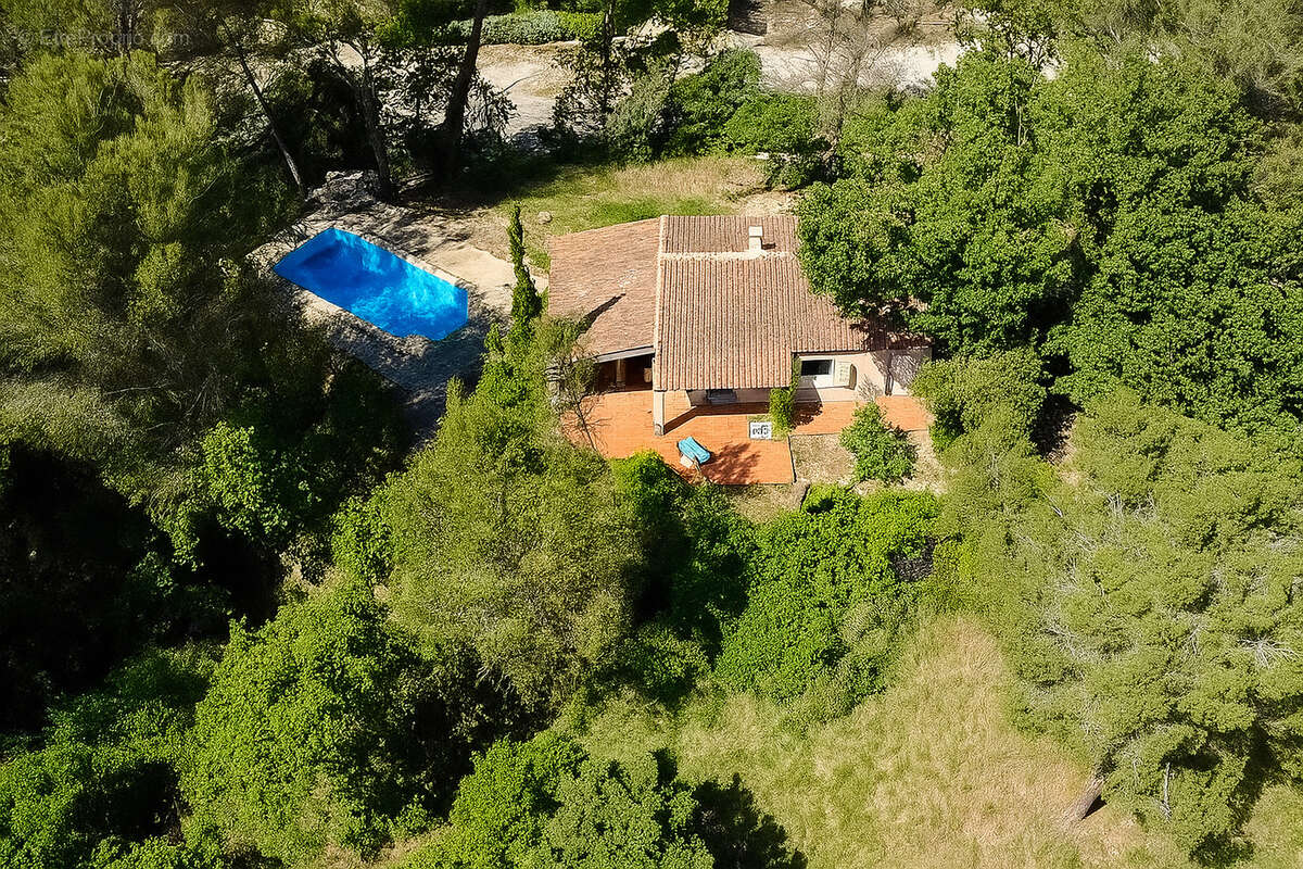 Maison à CHATEAUNEUF-LE-ROUGE