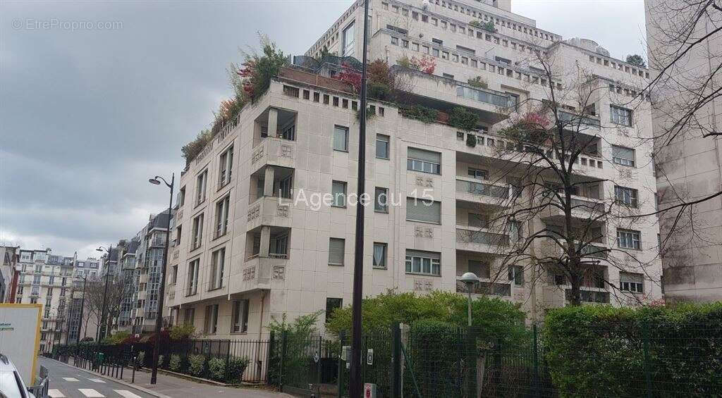 Appartement à PARIS-15E