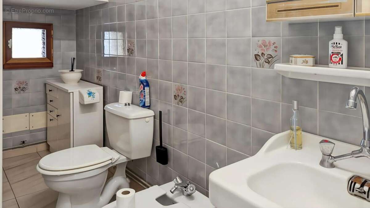 Maison à SAINT-LAURENT-DE-LA-SALANQUE