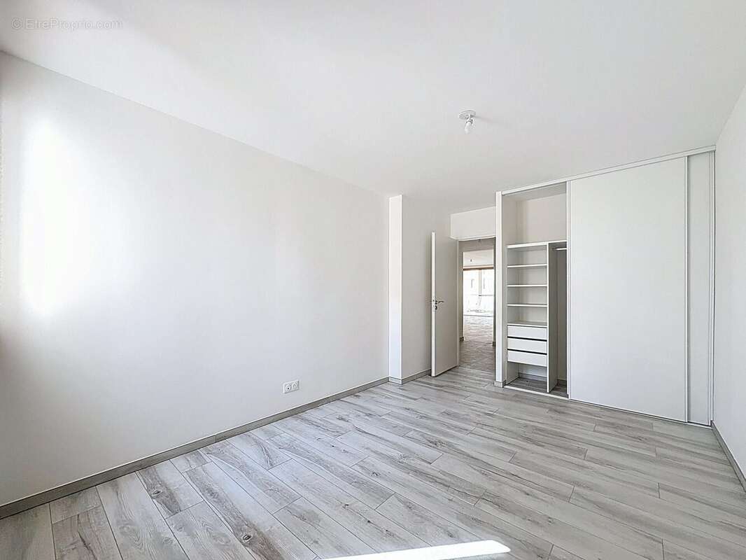 Photo 9 - Appartement à VILLENEUVE-LES-AVIGNON