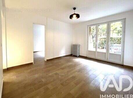 Photo 2 - Appartement à IVRY-SUR-SEINE