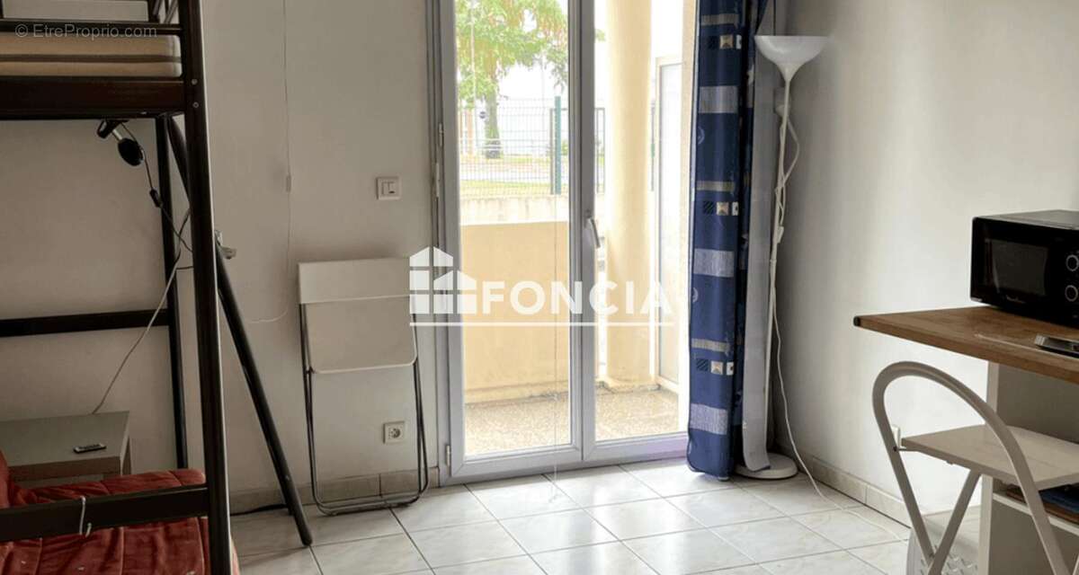 49 angers studio quartier universite catholique - vendu avec locataire _ exclusivite foncia - photo 3