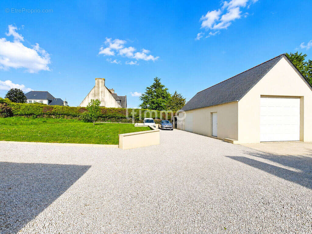 Maison, 6 pièces de 145 m² à Ploéven 29550 - photo 8