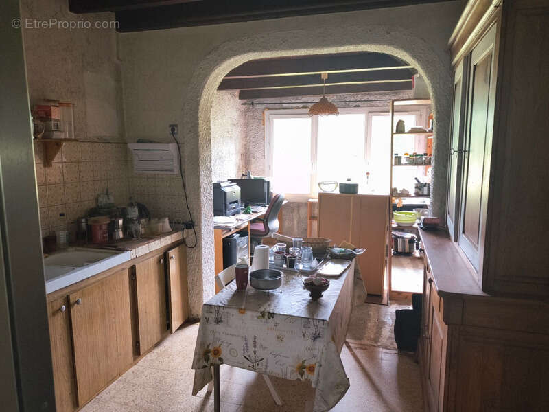 Dpt Haute Garonne (31), à vendre VILLENEUVE LECUSSAN maison à rénover T5 de 107m² habitables + abris voitures sur 730m² de terra - photo 7