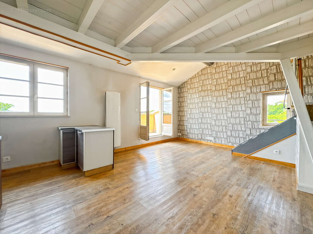 Trévoux - À vendre   Appartement T3 de 49 m2 avec balcon terrasse perché sur la Saône - photo 7