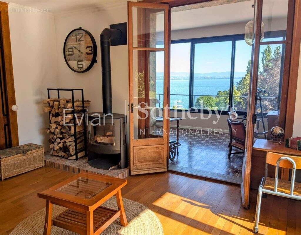 Appartement à EVIAN-LES-BAINS