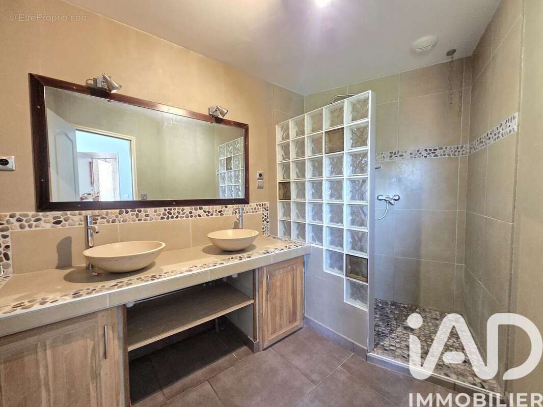Maison 131 m² à Chabournay  - photo 6