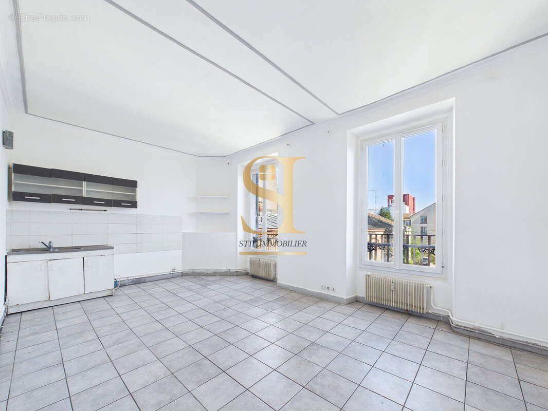 Appartement à CORBEIL-ESSONNES