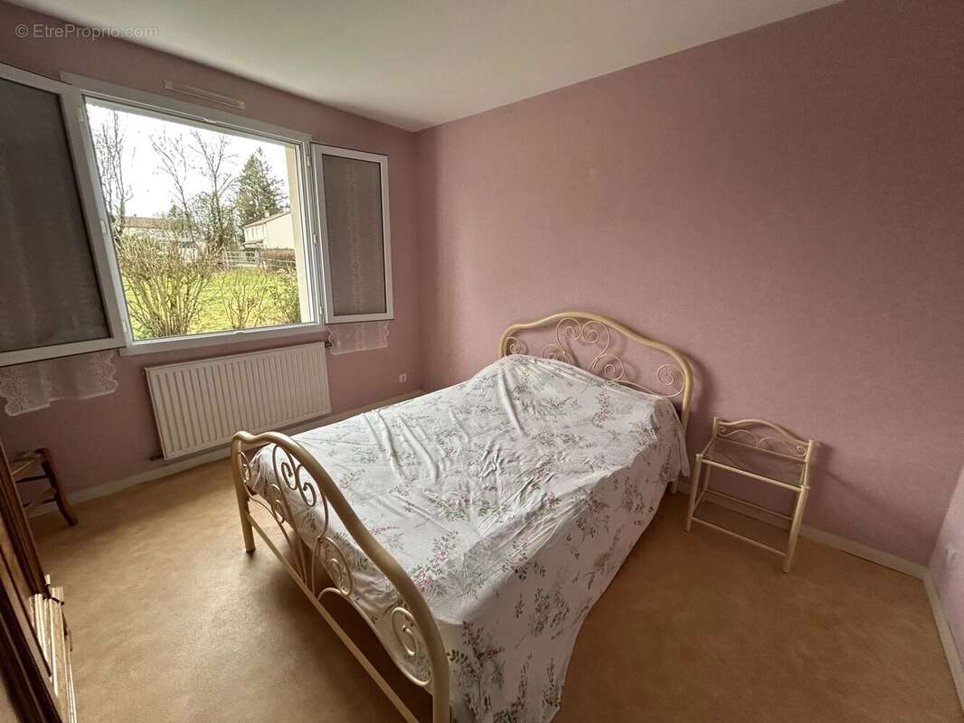 Maison à COURLAY