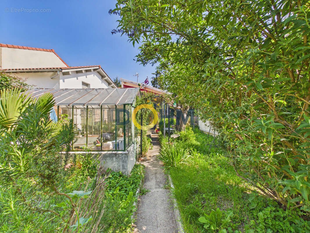 Maison en centre-ville avec jardin et garage - photo 16