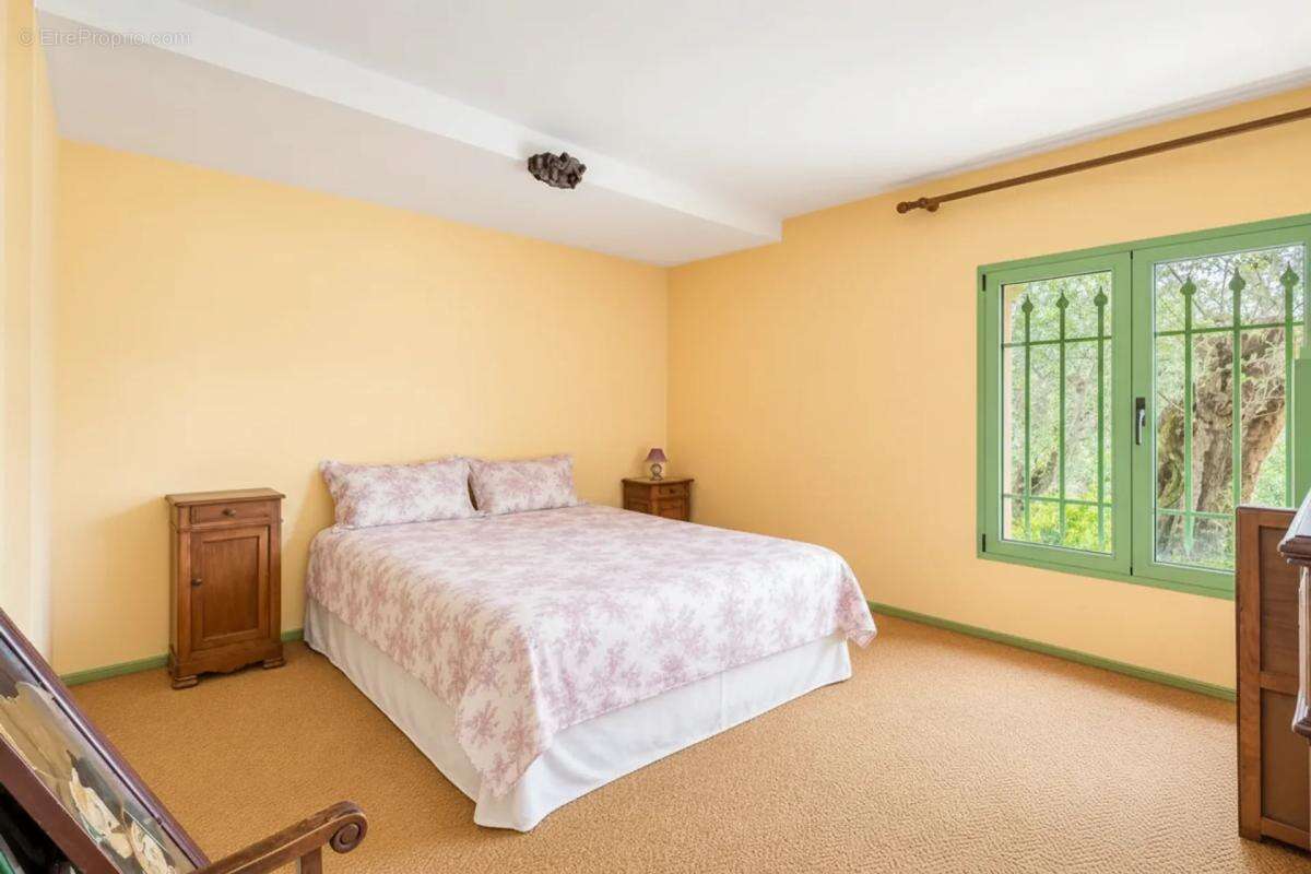 Villa avec piscine, vue sur collines, mer et lac + maison d'amis - photo 24