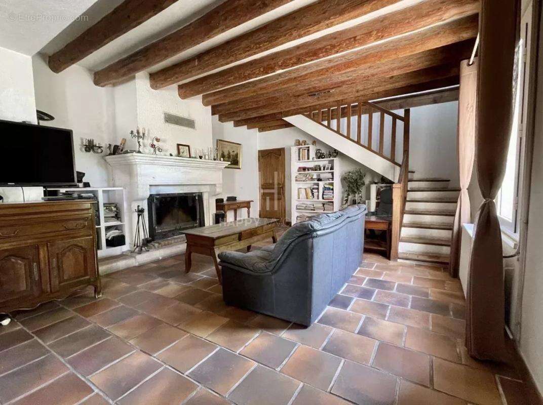 Mas familial sur 8000m2 de terrain à Arles - photo 11