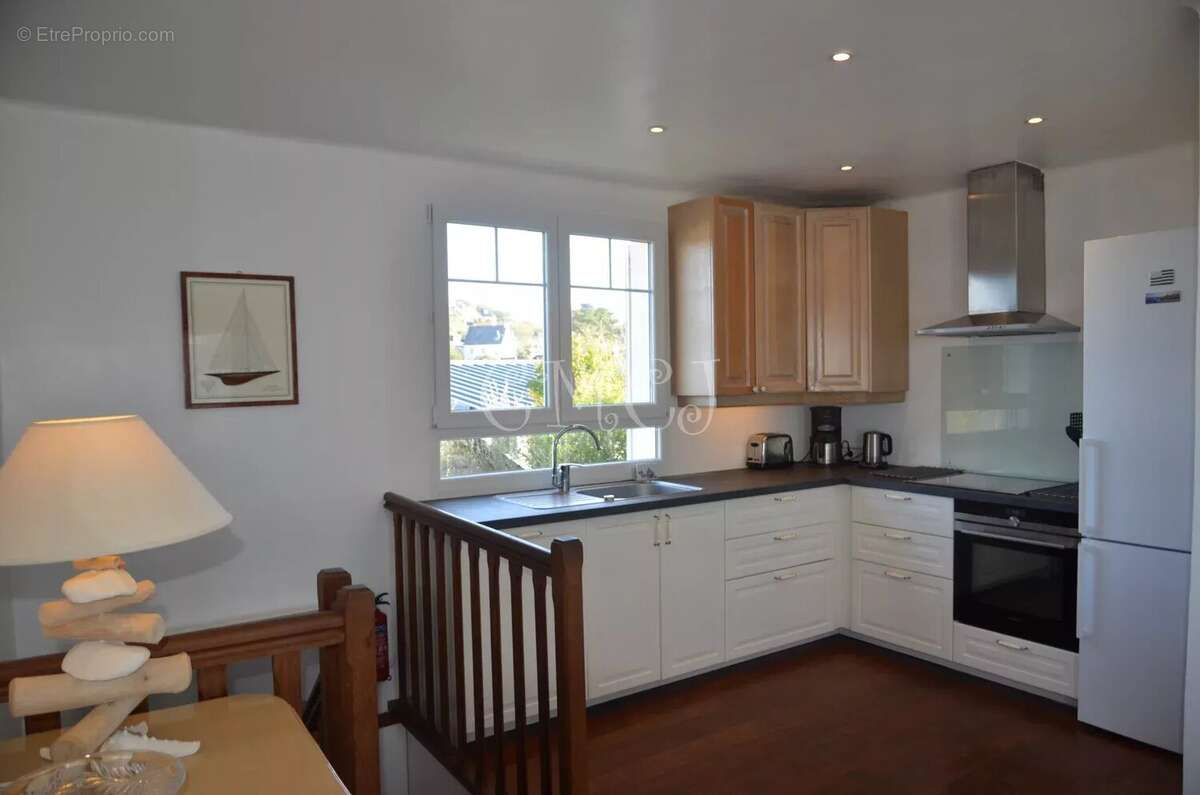 Maison à TREDREZ-LOCQUEMEAU