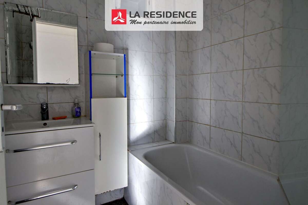 Appartement à LES CLAYES-SOUS-BOIS