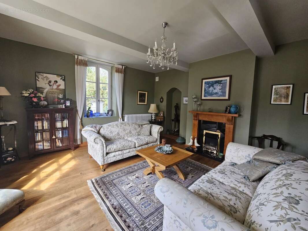 Maison à LABATUT-RIVIERE