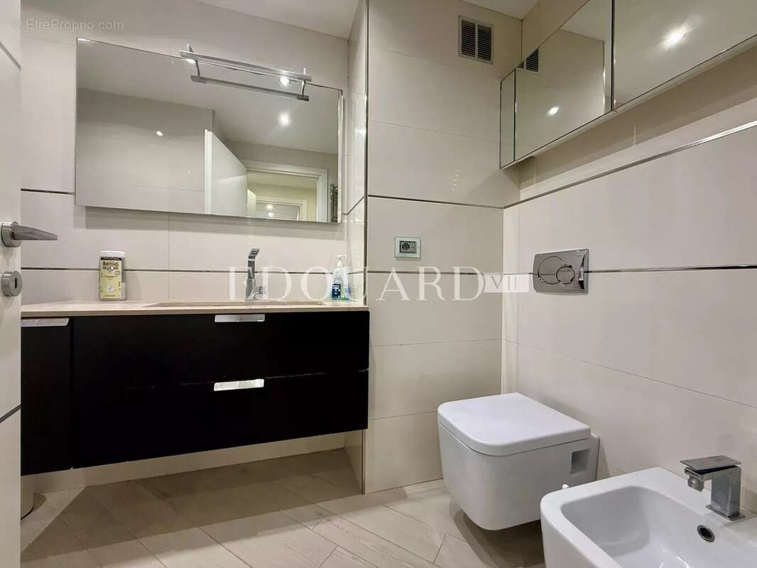 Appartement à ROQUEBRUNE-CAP-MARTIN
