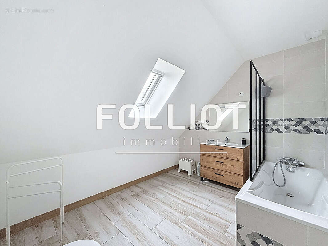 Maison à SAINT-PAIR-SUR-MER