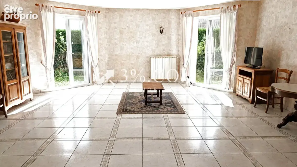 Maison de plain-pied avec 4 chambres, véranda et double gara - photo 9