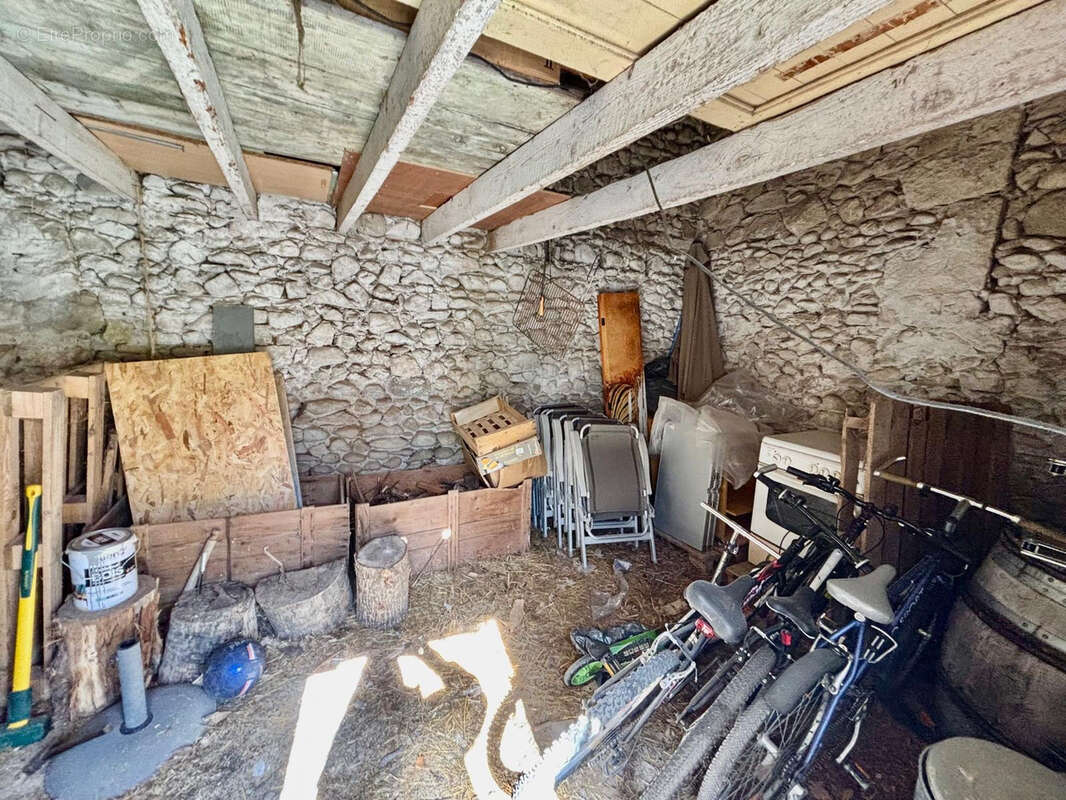 Maison à BONLIEU-SUR-ROUBION