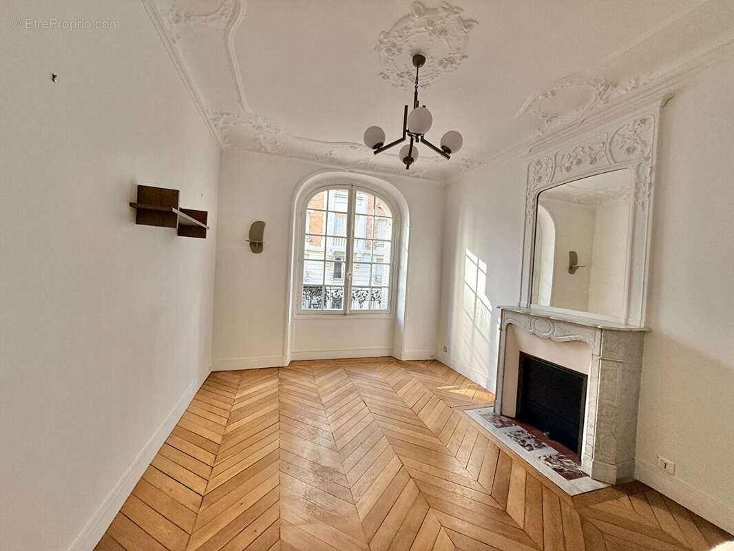 Appartement à PARIS-12E