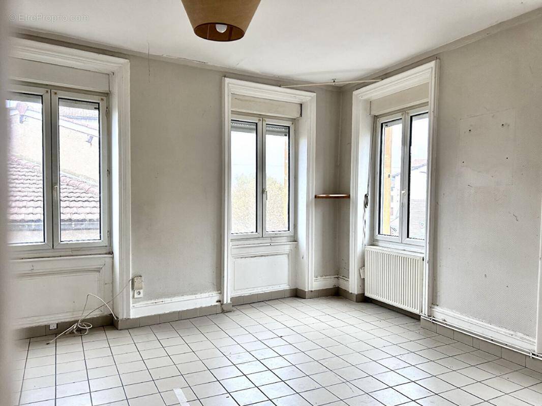 Appartement à BESSENAY