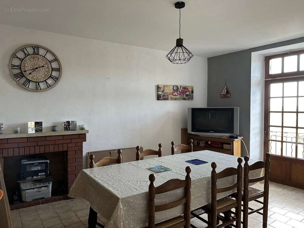 Maison à AUBETERRE-SUR-DRONNE